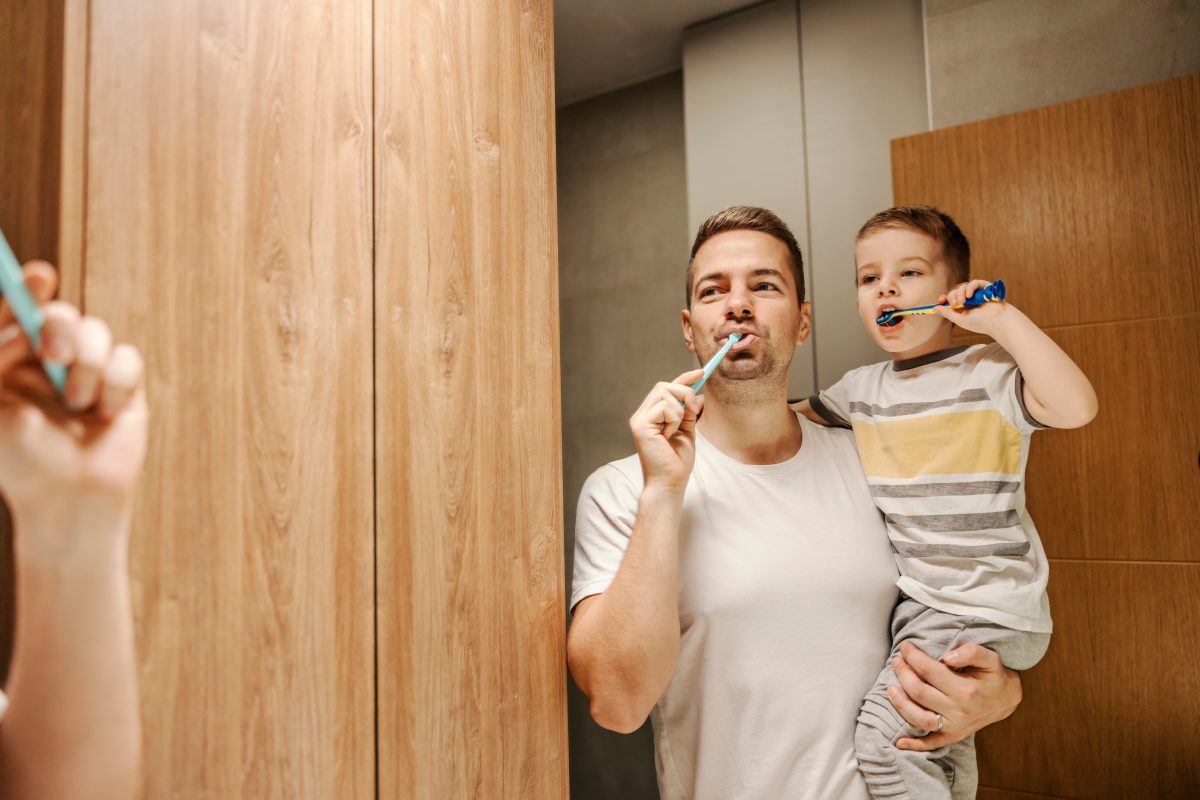 pros-and-con-manual-tooth-brushing