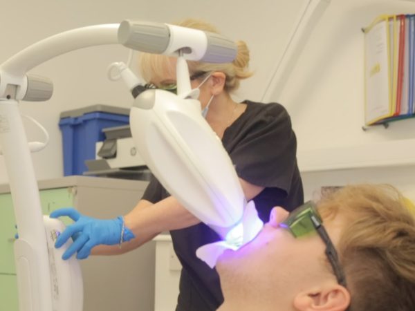 dentist teeth whitening lymington